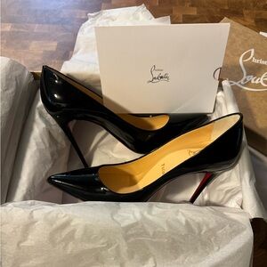 Christian Louboutin Kate 100 Black Patent size 35.5 Never Worn
